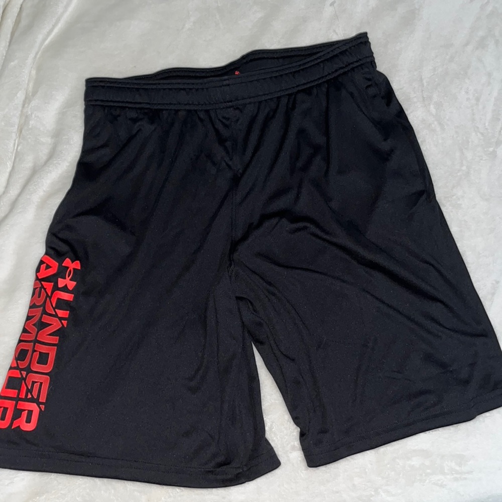 Youth XL under armour boys shorts comes with little UA sticker
